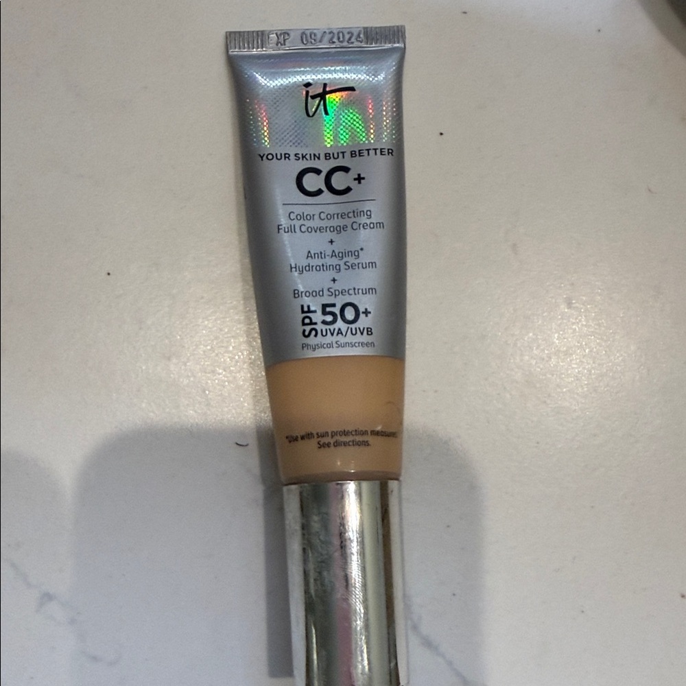 it cosmetics CC+ Color Correcting Full Coverage Cream SPF 50+ - Beige